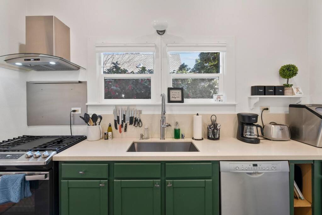 Downtown Napa Hot Tub Retreat - 3 Bed L 2 Bath Villa Exterior photo
