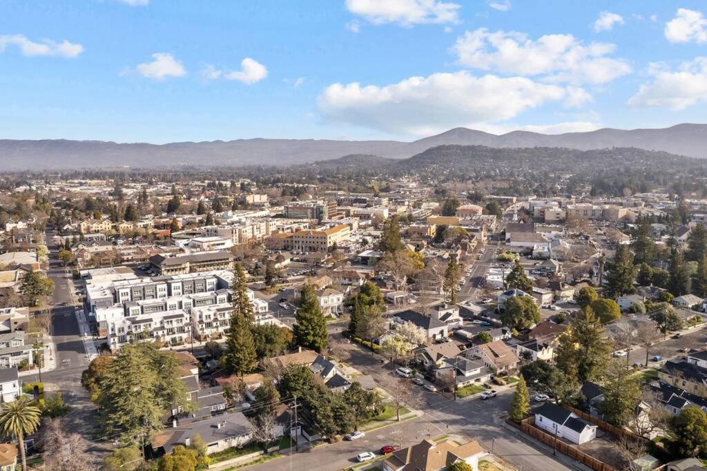 Downtown Napa Hot Tub Retreat - 3 Bed L 2 Bath Villa Exterior photo
